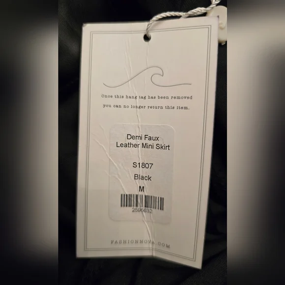 NWT Fashion Nova Vintage Demi Faux Leather Mini Skirt with shorts underneath - Picture 7 of 8